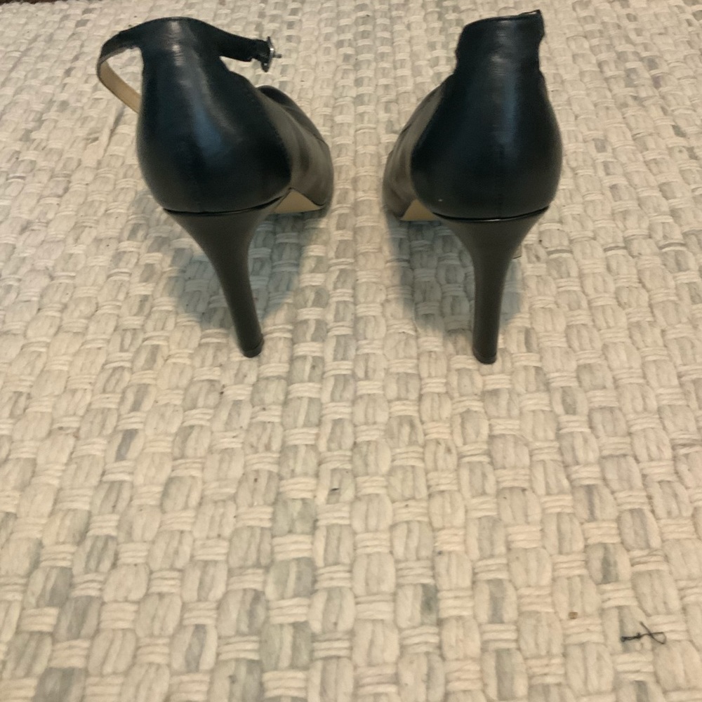 Heels - Picture 5 of 9